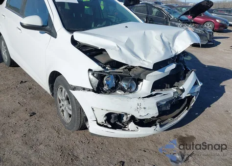 2015 Chevrolet Sonic Lt Auto из США, поврежденный, VIN 1G1JC5SH8F4111238